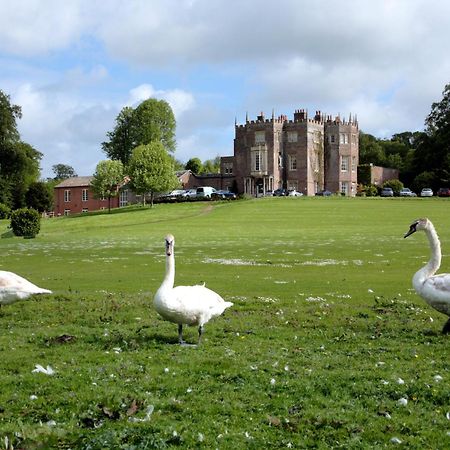 ニューベリー Donnington Groveゲストハウス エクステリア 写真